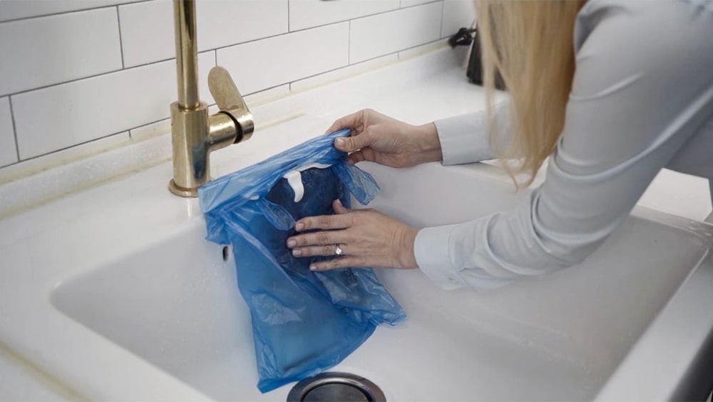 Upward installation prevents the plastic bag from leaking on the sink floor and is kept clean!